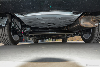 2017款吉利帝豪1.5L手动三厢百万款时尚型