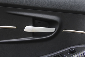 2015款绅宝D50 1.5L手动舒适超值导航版