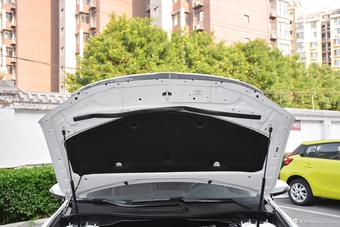 2016款凯美瑞2.5L自动十周年纪念豪华导航版