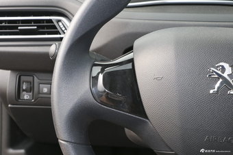 2018款标致308 1.6L自动时尚版