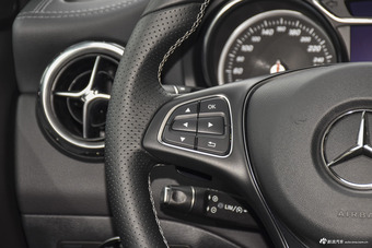 2017款奔驰GLA级 GLA200 1.6T自动时尚型