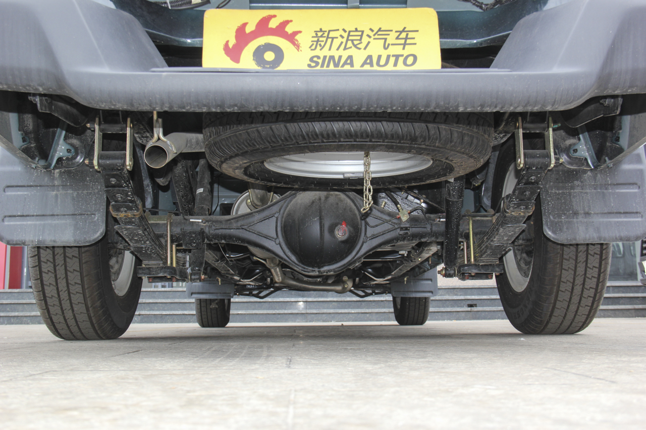 2018款宝典2.9T手动新超值柴油两驱豪华型标准货箱JX4D30B5L