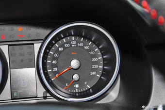 2016款哈弗H6升级版1.5T自动两驱尊贵型