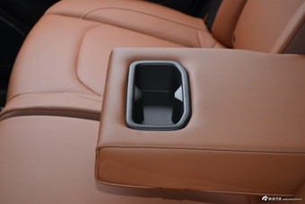 2017款宝骏560律动版1.5T手动乐享型