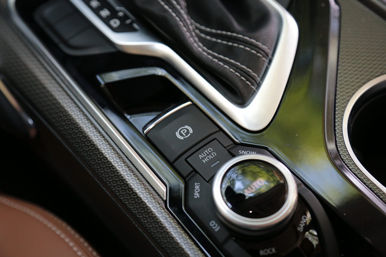 2017上汽大通D90 2.0TGI自动四驱高配版