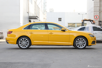 2018款奥迪A4L 2.0T自动30周年年型40 TFSI时尚型