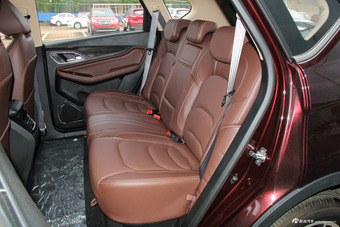 2017款宝骏560 1.5T DCT尊享型