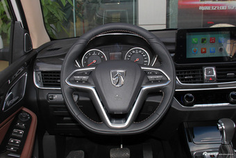 2017款宝骏560 1.5T DCT尊享型