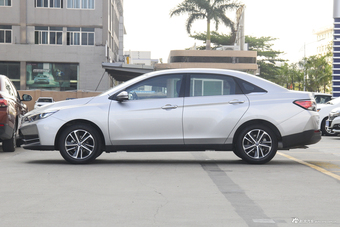 2018款启辰D60 1.6L自动智联精英版