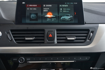 2018款宝马1系120i自动设计套装型