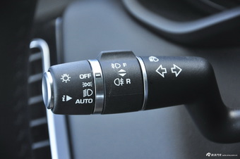 2016款揽胜运动版3.0自动V6 SC HSE