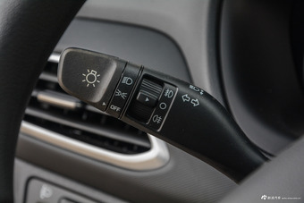 2017款悦动1.6L手动悦值版GLS