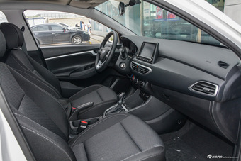 2017款悦动1.6L自动悦值版GLS