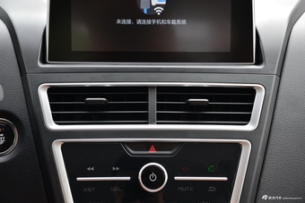 2019款奔腾X40 1.6L手动互联智酷型