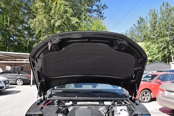 2018款奥迪Q5L 2.0T自动45 TFSI尊享运动型