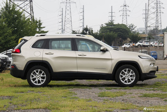 2016款自由光2.0L自动优越版