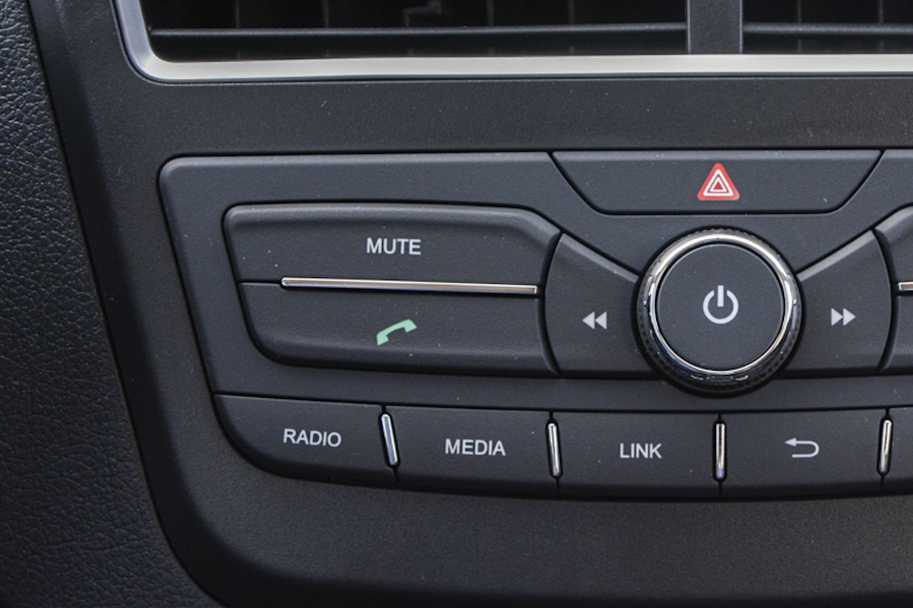 2017款奔腾X40 1.6L自动豪华型