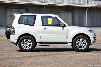 2016款帕杰罗三门版3.8L V6 GLS中东版