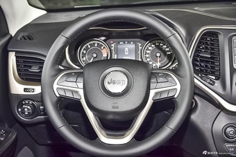 2016款自由光2.4L自动专业版 晶黑