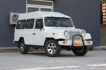 2016款战旗2.0L手动加长豪华型 三门版 国V