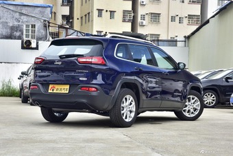 2016款自由光2.0L自动优越版 深海蓝