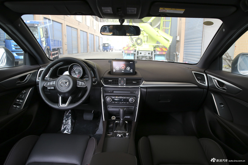 2018款马自达CX-4 2.5L自动四驱蓝天激情版