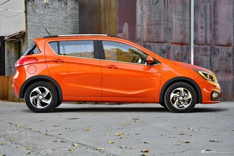 2017款宝骏310 1.5L自动豪华型