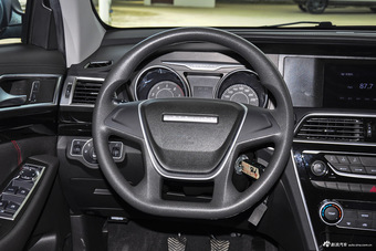 2015款猎豹CS10 2.0T手动卓越版 纽约黑