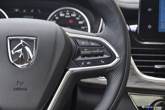 2017款宝骏730 1.5T自动风尚型7座