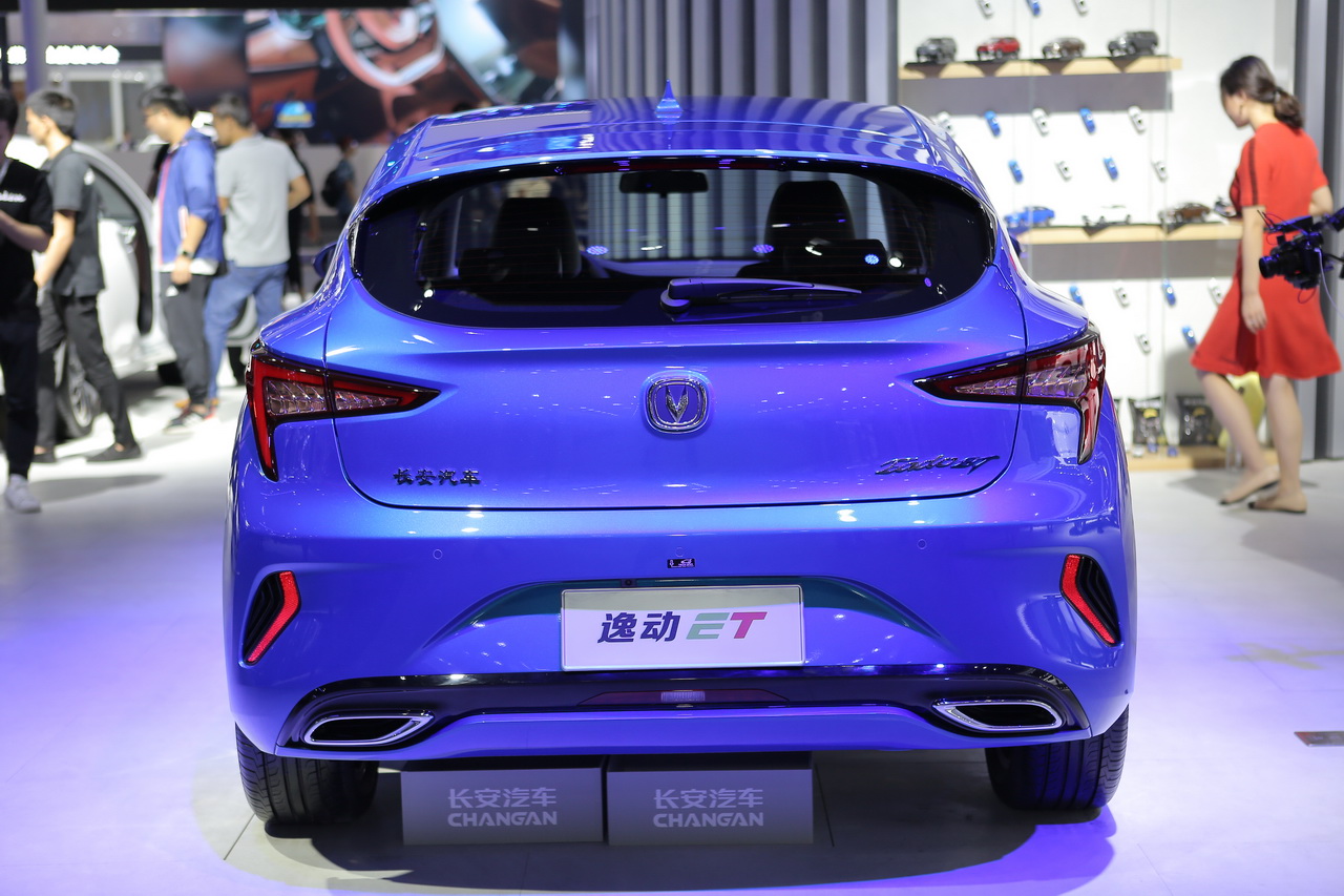 实拍全新长安逸动ET 拥有400km超远续航