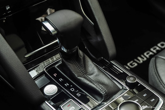 2016款宝沃BX7 2.0T自动四驱旗舰版28T