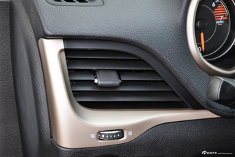 2017款自由光2.4L自动领先版智能包