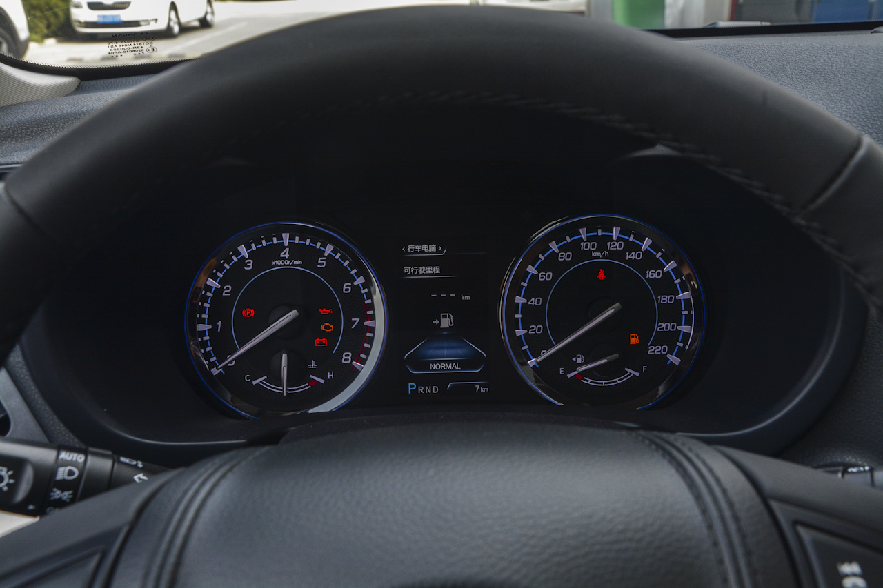 2017款长安CS95 2.0T自动两驱智拓版