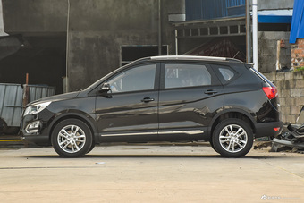 2016款 宝骏560 1.5T手动精英型