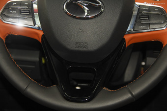 2016款东南DX3 1.5L手动劲彩版