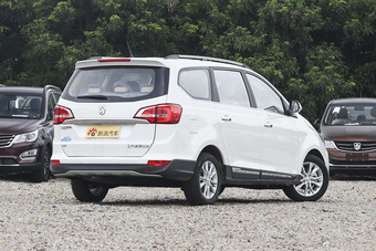 2016款宝骏730 1.5T手动舒适版 7座