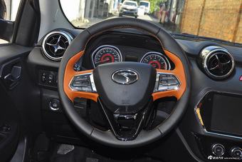 2016款东南DX3 1.5L手动旗舰型