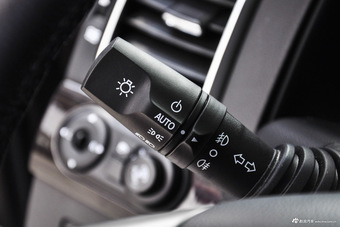 2015款科帕奇2.4L自动7座四驱旗舰版