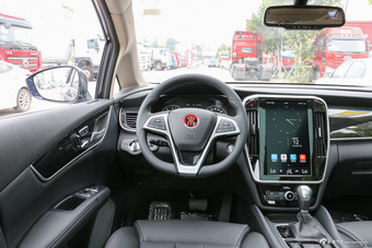 2018款比亚迪宋MAX 1.5T自动智联旗舰型6座