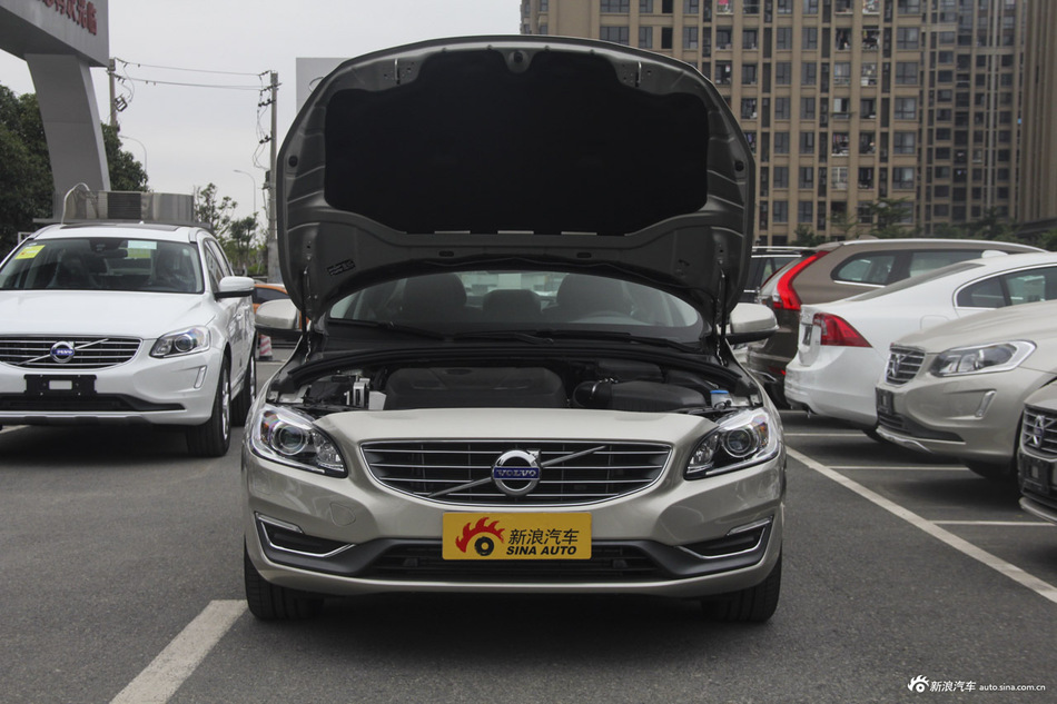 2017款沃尔沃S60L 2.0T自动T4智远版
