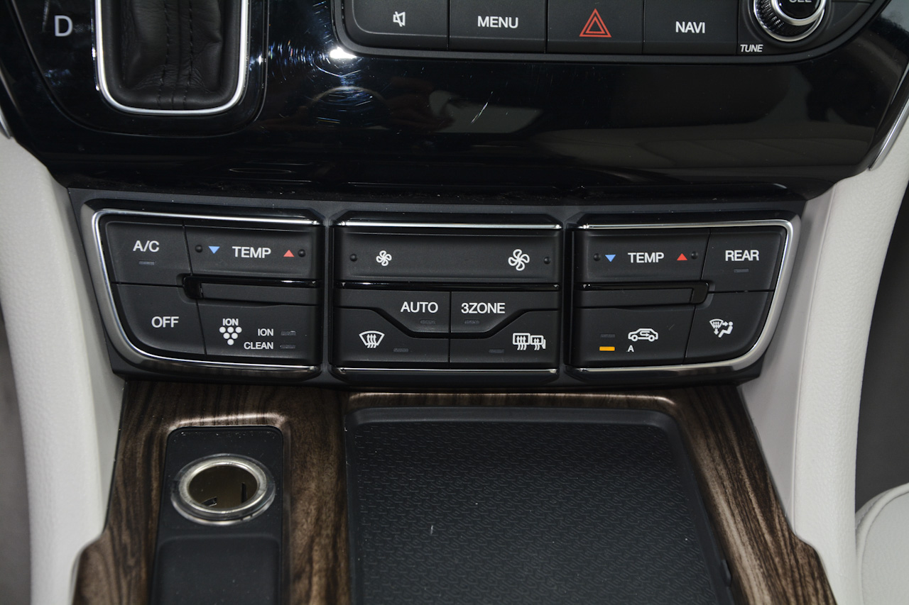 2018款传祺GM8自动320T尊贵版