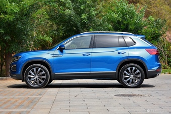 2018款一汽大众 探岳 2.0T  旗舰版