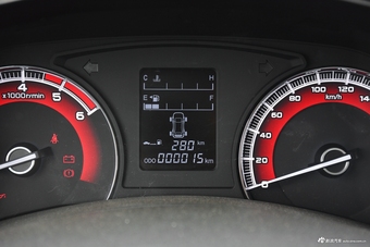 2018款铃拓2.5T手动四驱豪华款JE4D25Q5A