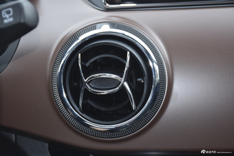 2016款昌河Q25 1.5L手动乐惠版 炫酷白