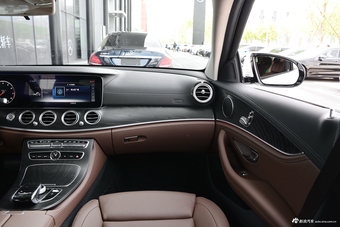 2018款奔驰E级改款2.0T自动 200L 运动型