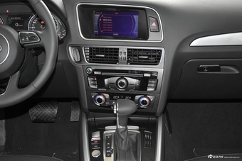 2017款奥迪Q5 2.0T自动40TFSI技术型