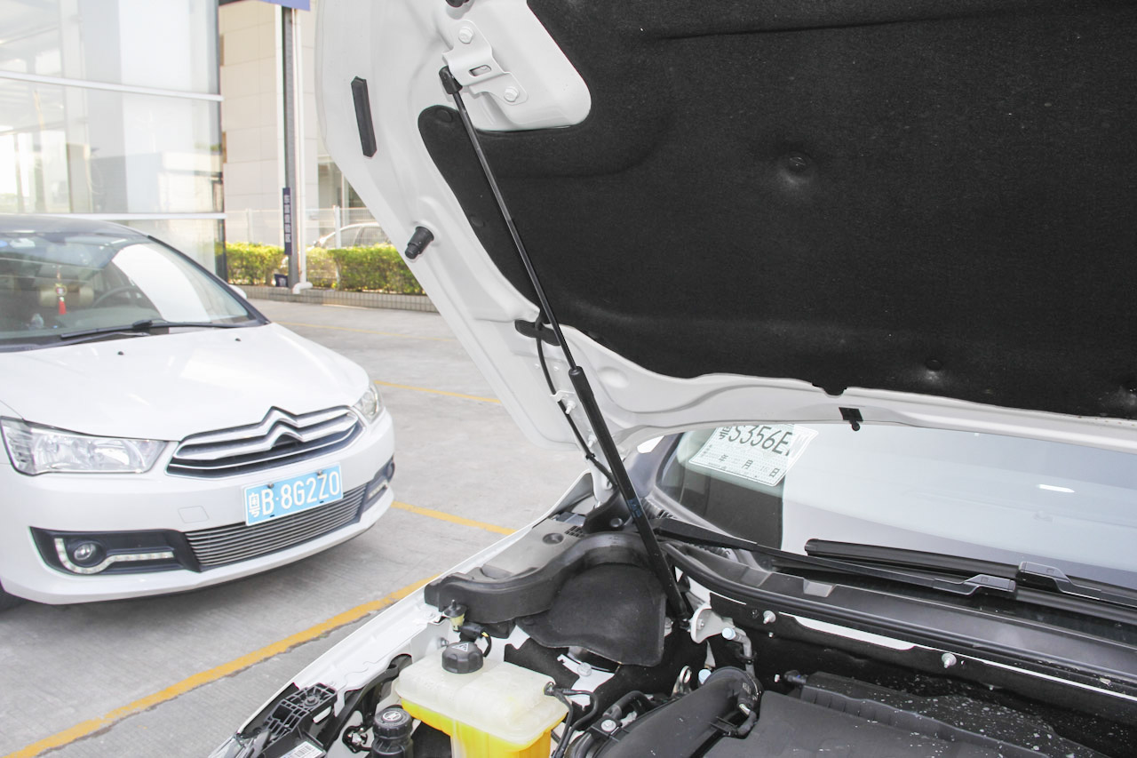 2017款雪铁龙C6 1.8T自动旗舰型