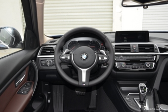 2019款宝马3系2.0T自动豪华套装320Li M 
