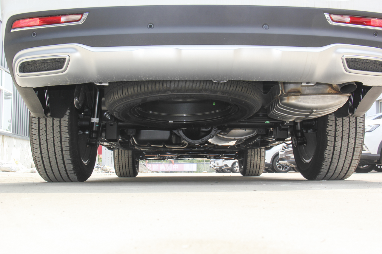 2018款荣威RX8 2.0T自动智联网两驱旗舰版