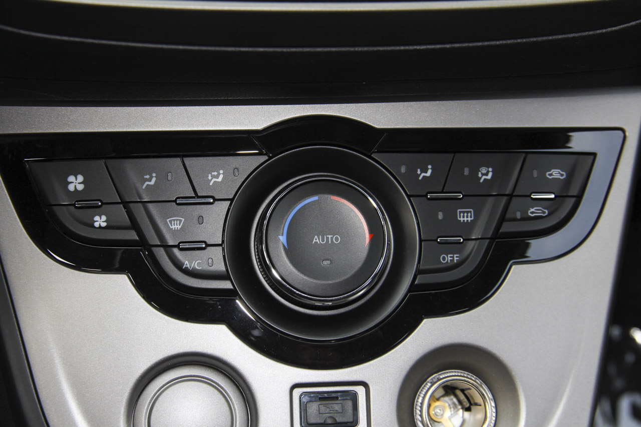 2016款海马M3 1.5L手动智能舒适型